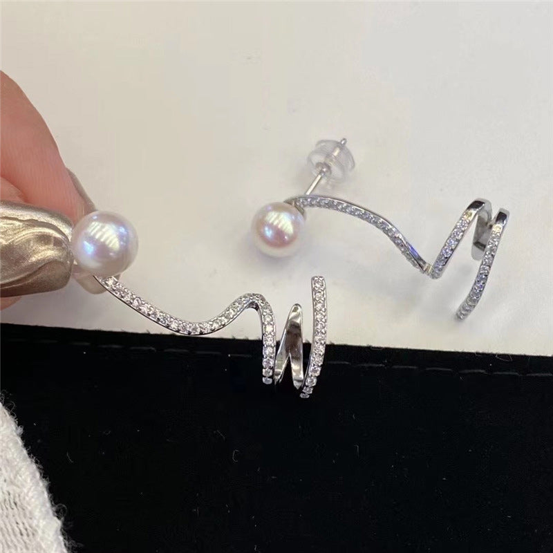 Zircon Pearl Ear Clamp