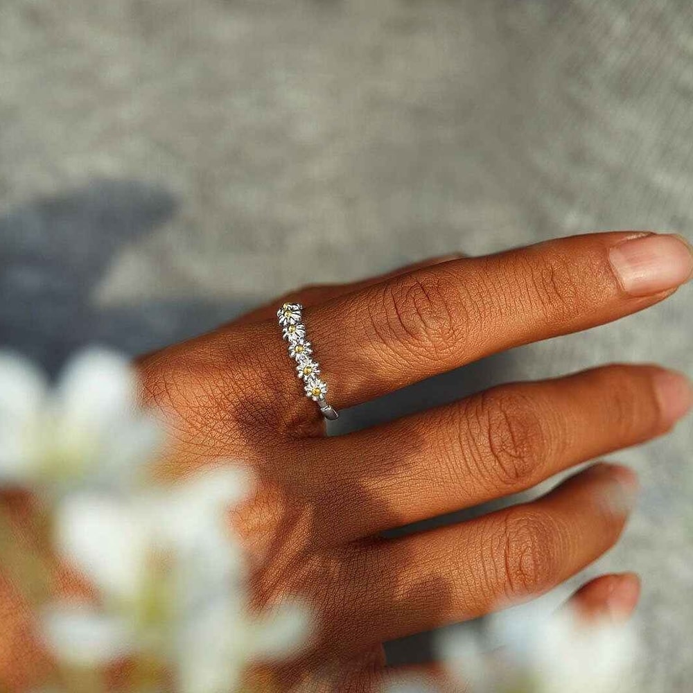 Adjustable Dainty Daisy Flower Ring