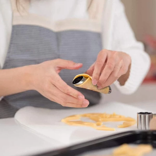 Easy Cannoli Maker