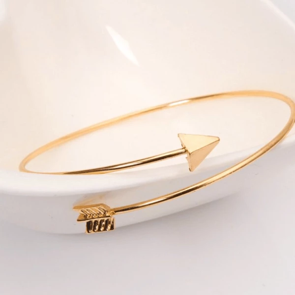 Dainty Gold Arrow Bracelet