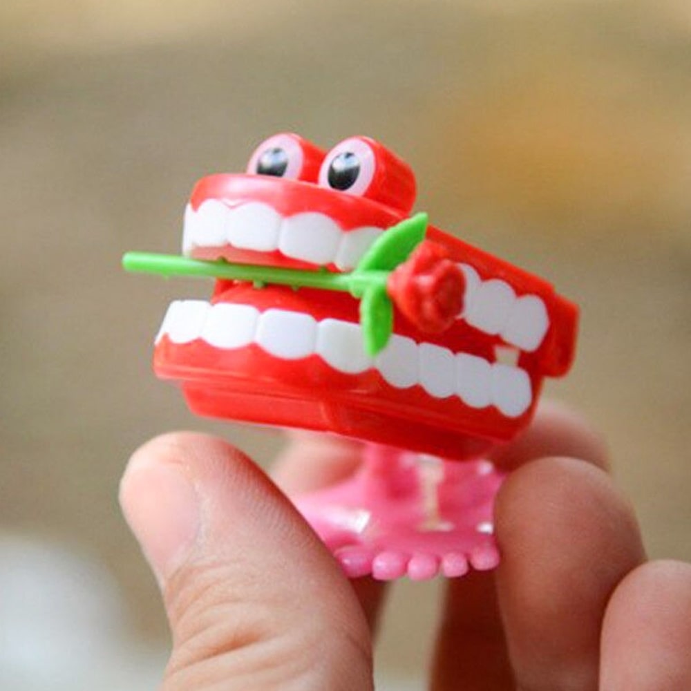 Wind Up Chattering Teeth Toy