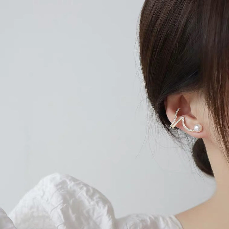 Zircon Pearl Ear Clamp