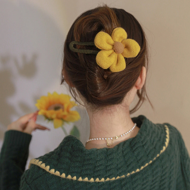 Fashion New Plush Flower Clip