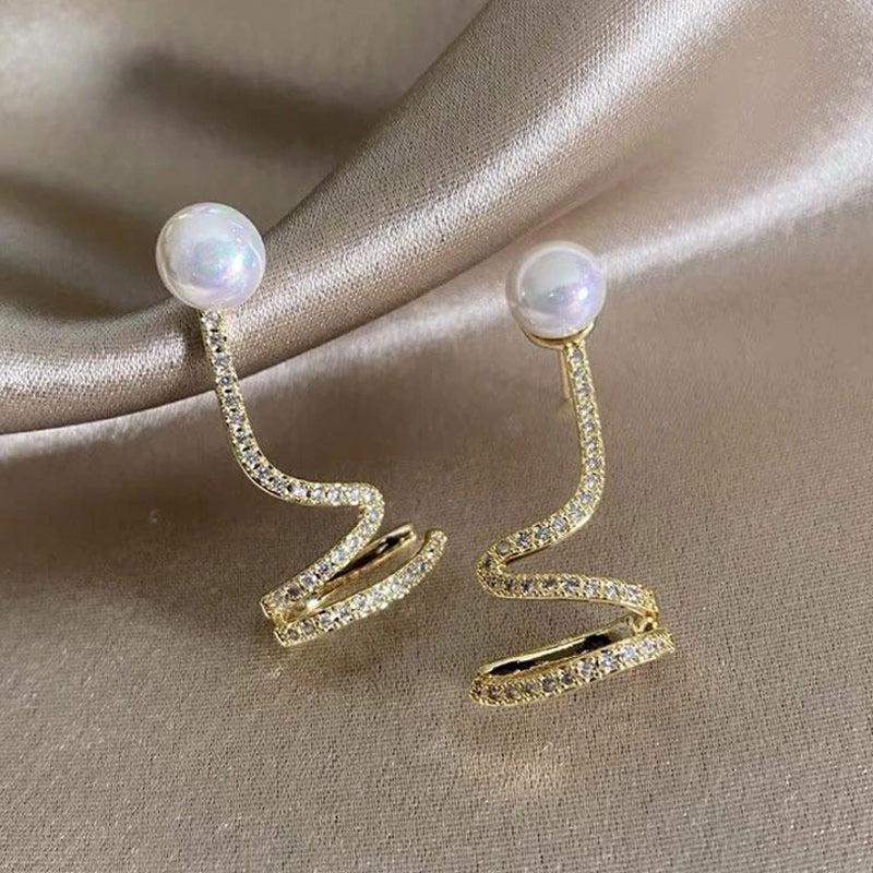 Zircon Pearl Ear Clamp