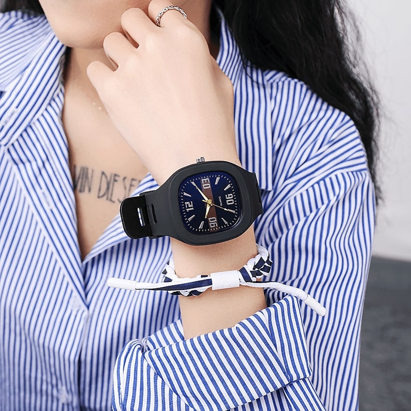 High Value Simple Fashion Watch