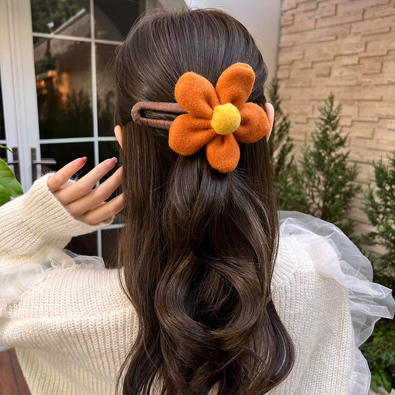 Fashion New Plush Flower Clip