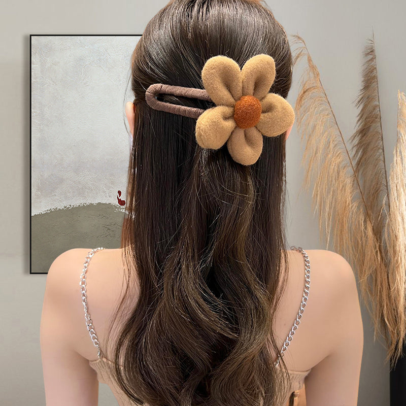 Fashion New Plush Flower Clip