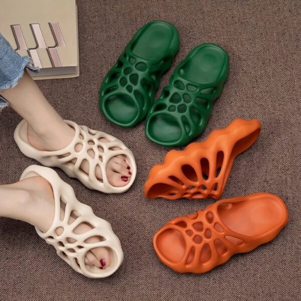 Skull Hollow Type Sandals