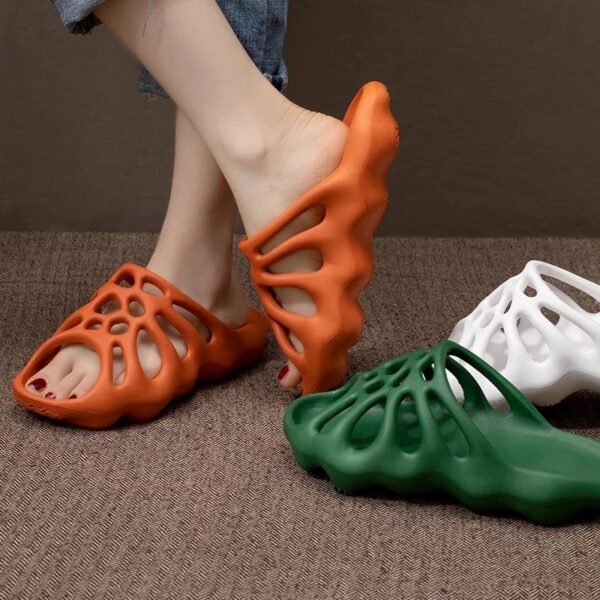 Skull Hollow Type Sandals