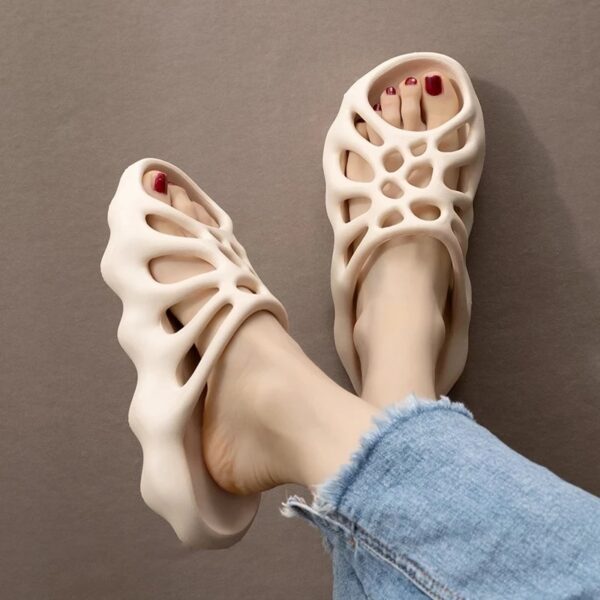 Skull Hollow Type Sandals