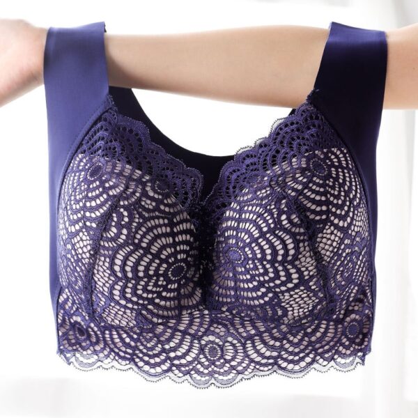 Ultimate Lift Full-Figure Lace Wirefree Bra