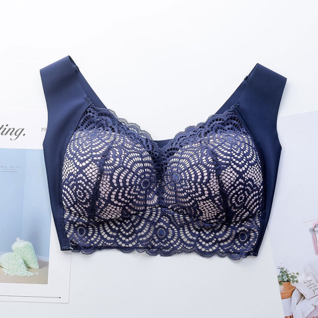 Ultimate Lift Full-Figure Lace Wirefree Bra