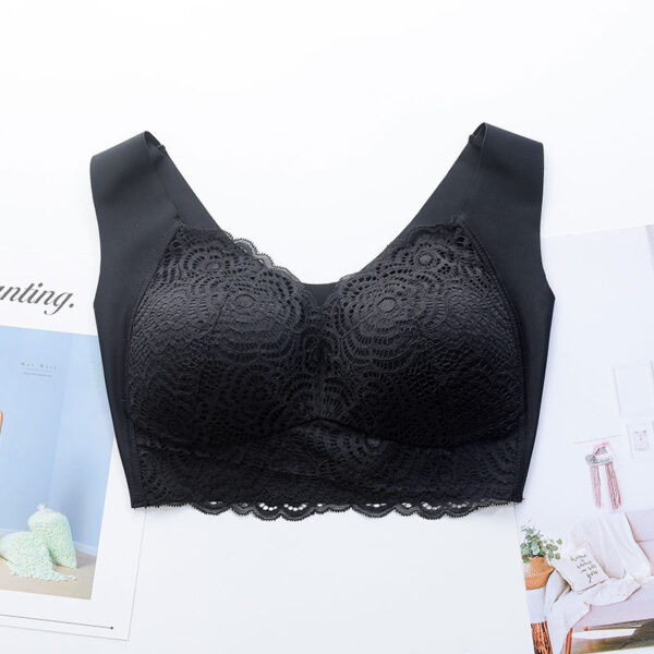 Ultimate Lift Full-Figure Lace Wirefree Bra