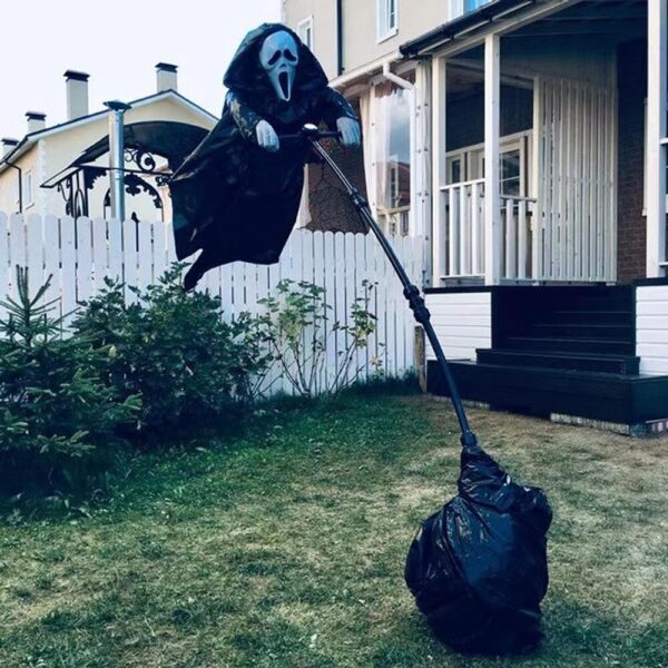 Garden Swinging Screaming Face Halloween Ghost