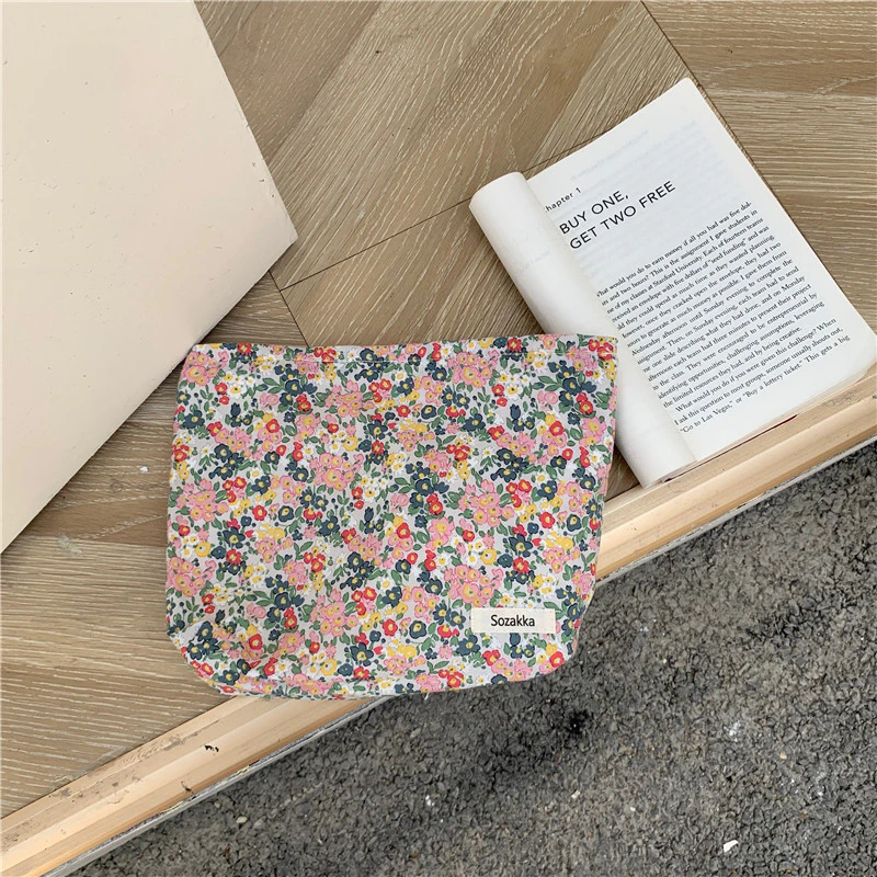 Original Ted BakĂŤr Floral Pouch