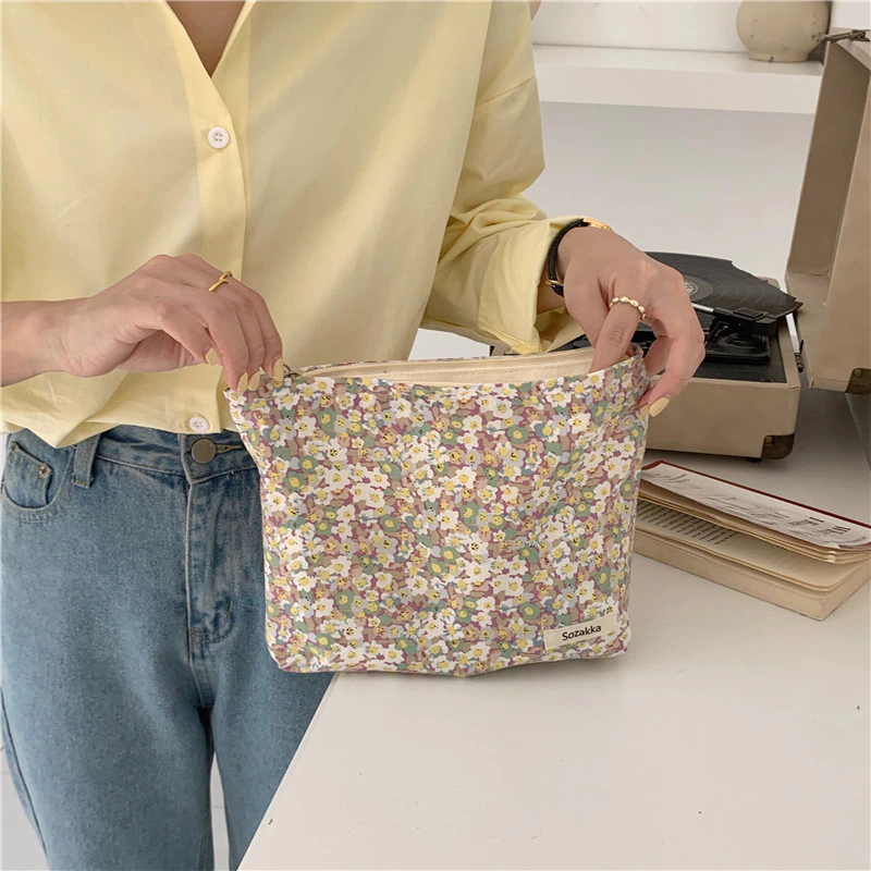 Original Ted BakĂŤr Floral Pouch