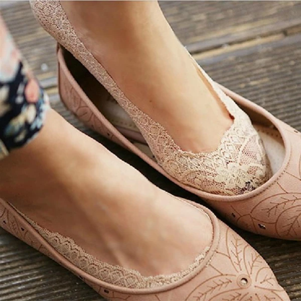 Lace Scalloped Socks