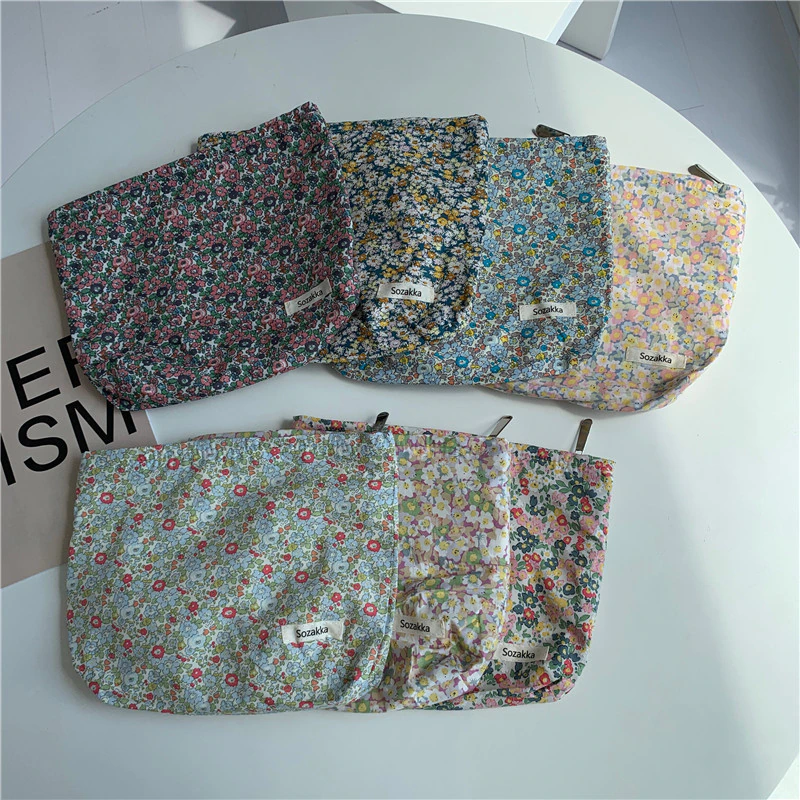 Original Ted BakĂŤr Floral Pouch