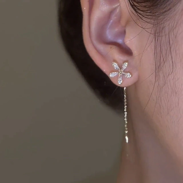 Shiny Diamond Flower Earrings