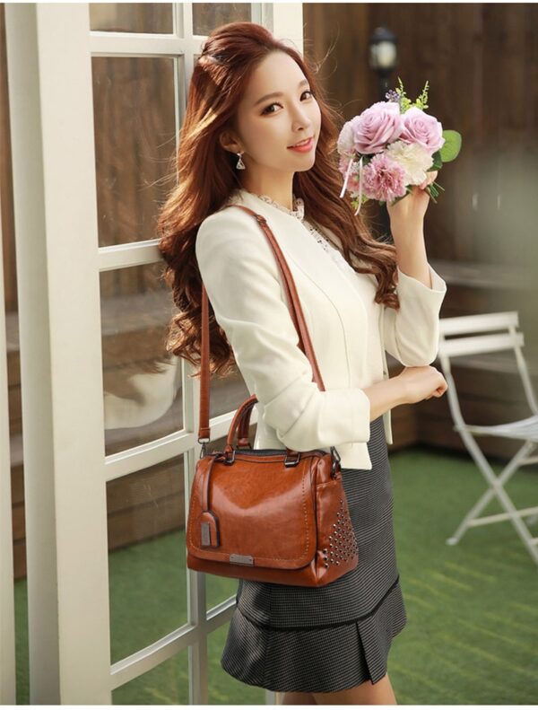 Ladies Soft Leather Fashion All-match Messenger Bag