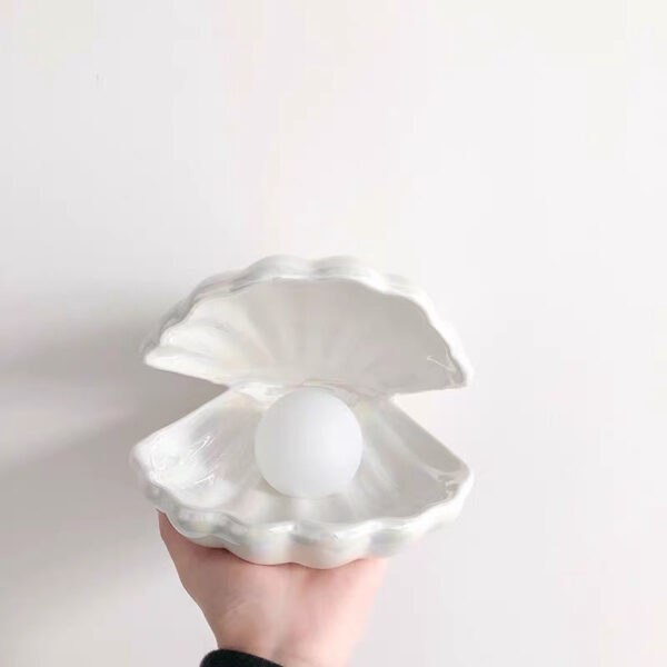 Ceramic Pearl Oyster Lamp