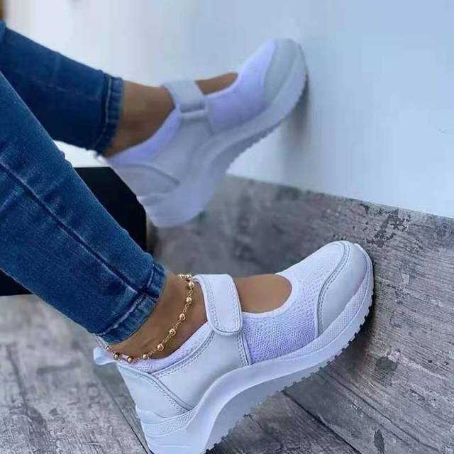 Soft Women's Walking Shoes