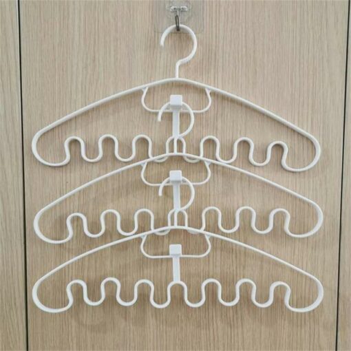 Wave Pattern Stackable Hanger