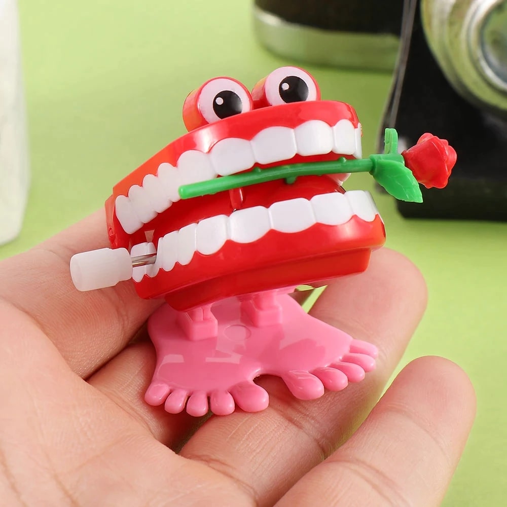 Wind Up Chattering Teeth Toy