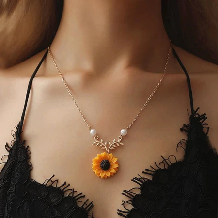 Zinc Alloy Sunflower Pendant Necklace With Leaves