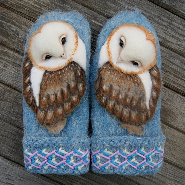 Hand Knitted Nordic Mittens with Owls