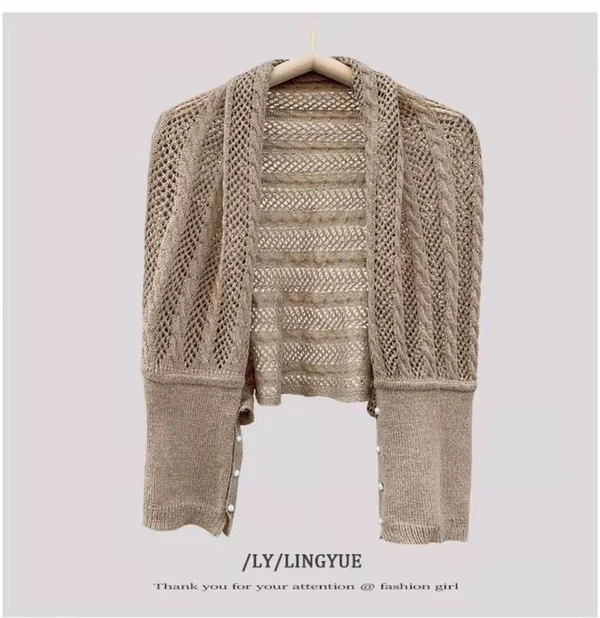 Multifunctional Knitted Shawl