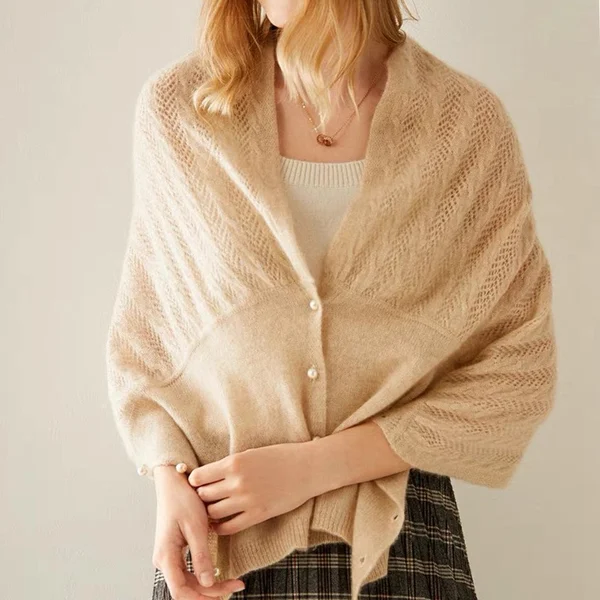 Multifunctional Knitted Shawl