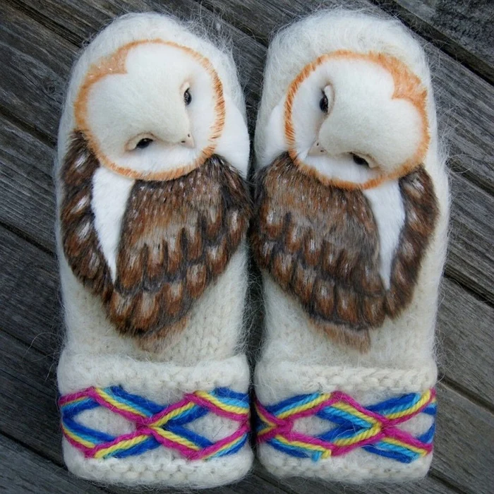 Hand Knitted Nordic Mittens with Owls