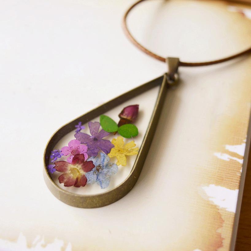 Wildflower Pendant Terrarium Bronze Necklace